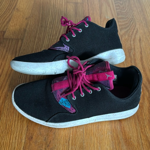 Jordan sneakers - Picture 1 of 4